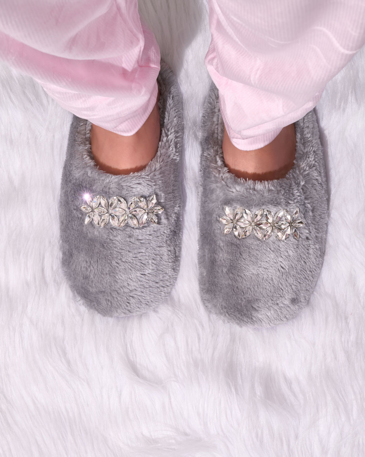 Ladies Slipper Snowy